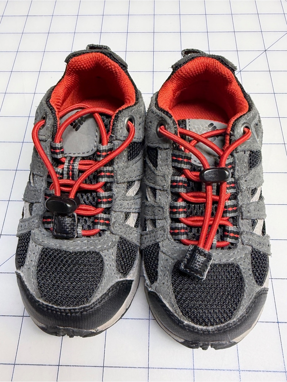 Boys 8 Toddler Columbia Hiking shoes